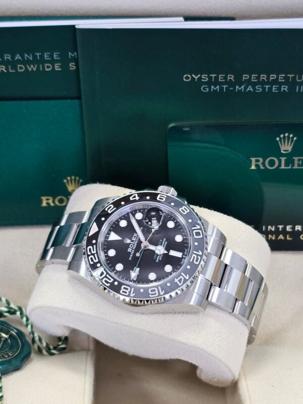 Rolex GMT Master II (Bruce Wayne) - ROL183524 - Image 2